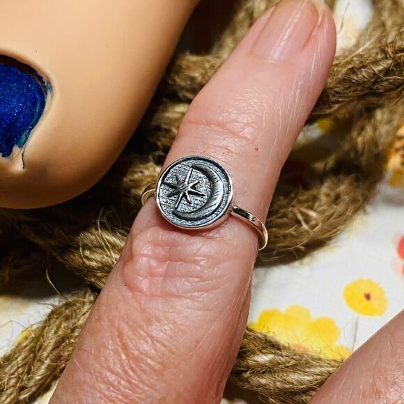 Sterling Silver Crescent Moon & Star Toe Ring Boho - Picture 3 of 4